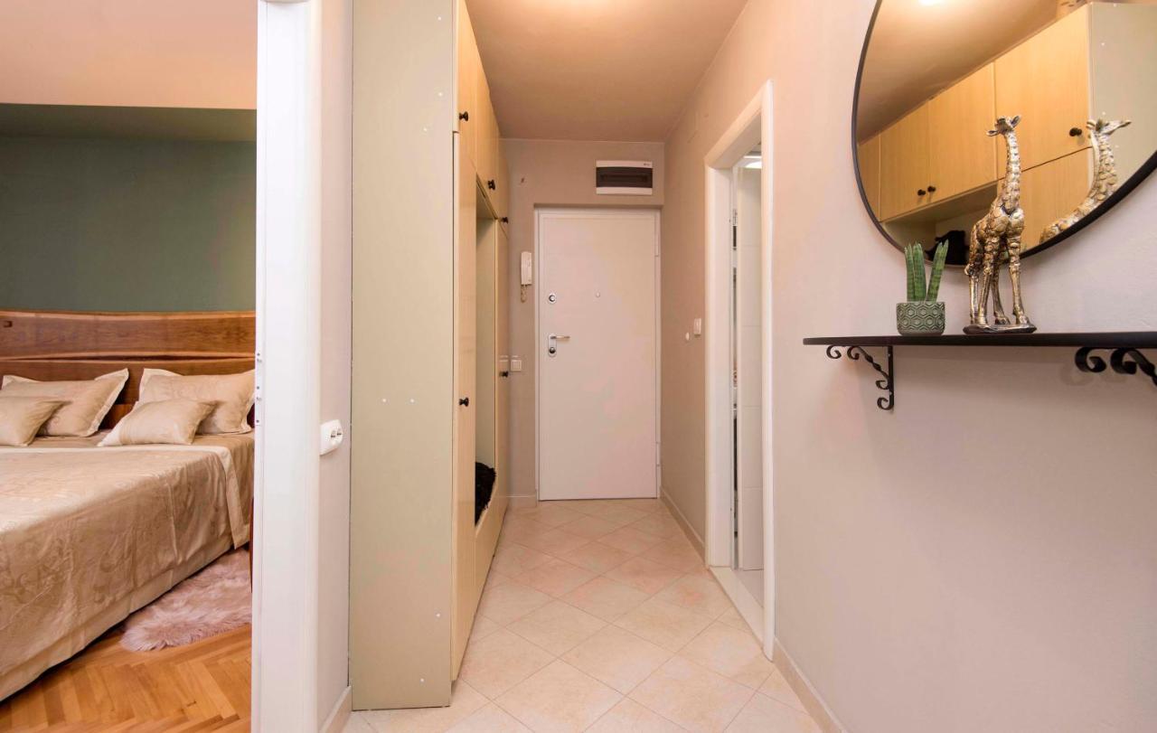 New Apartment Neda Оміш Екстер'єр фото