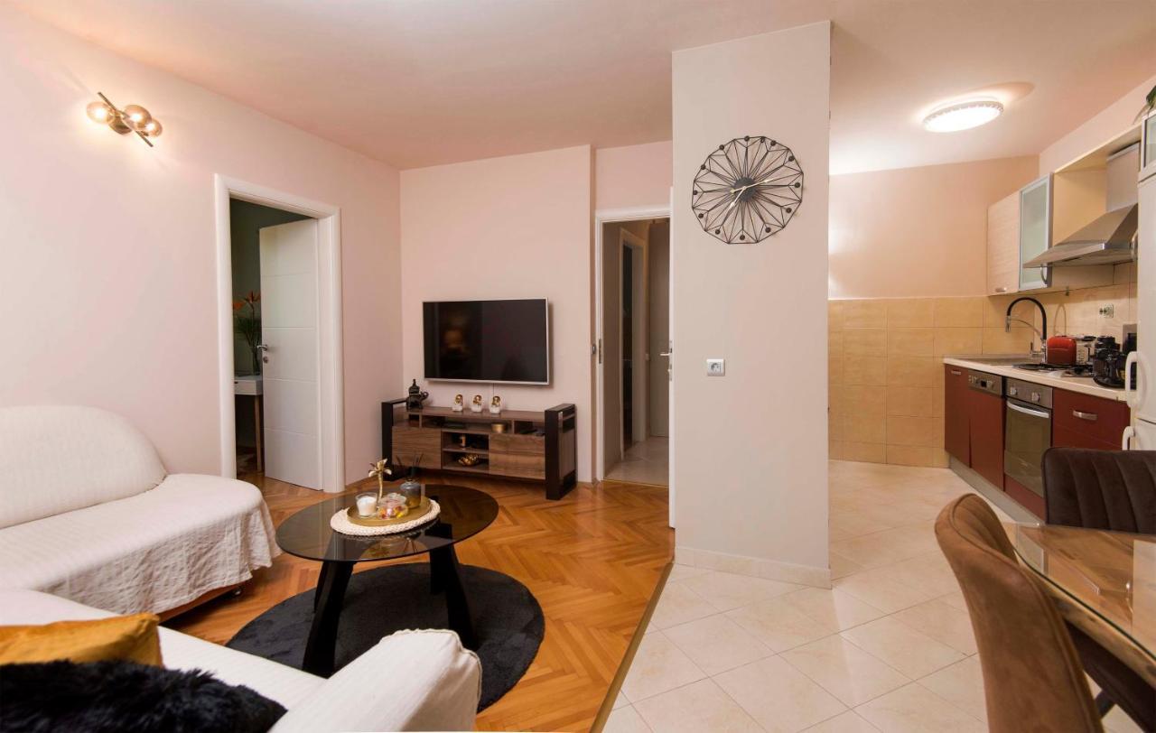 New Apartment Neda Оміш Екстер'єр фото
